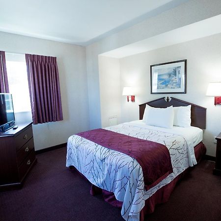Portland Suites Airport East Fairview Ngoại thất bức ảnh