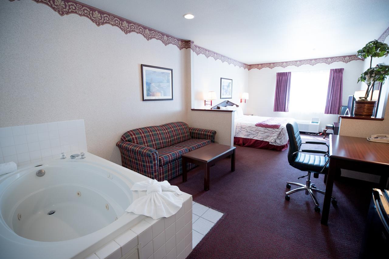 Portland Suites Airport East Fairview Ngoại thất bức ảnh