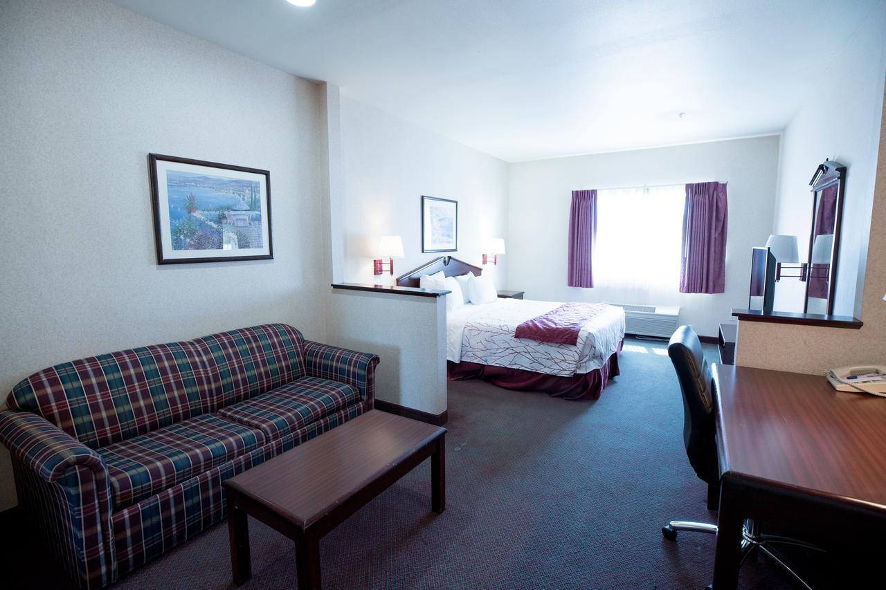 Portland Suites Airport East Fairview Ngoại thất bức ảnh