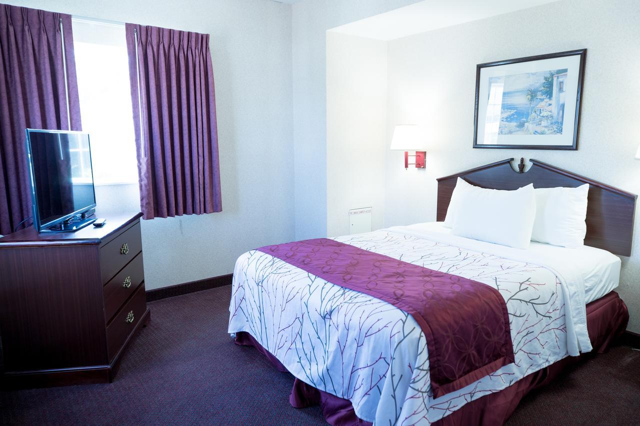 Portland Suites Airport East Fairview Ngoại thất bức ảnh