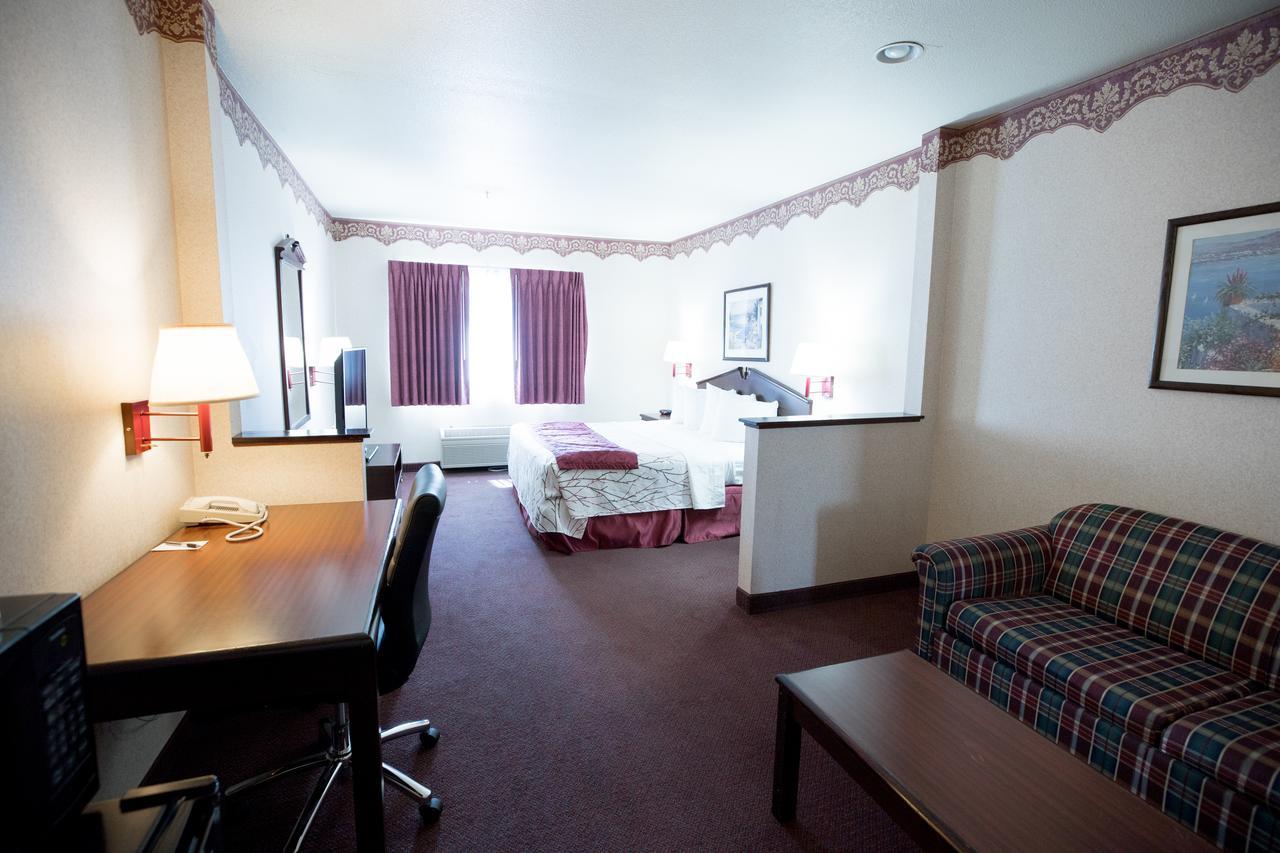 Portland Suites Airport East Fairview Ngoại thất bức ảnh