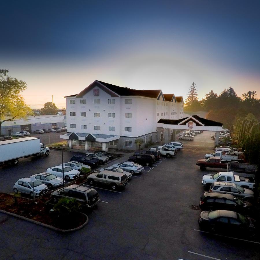 Portland Suites Airport East Fairview Ngoại thất bức ảnh