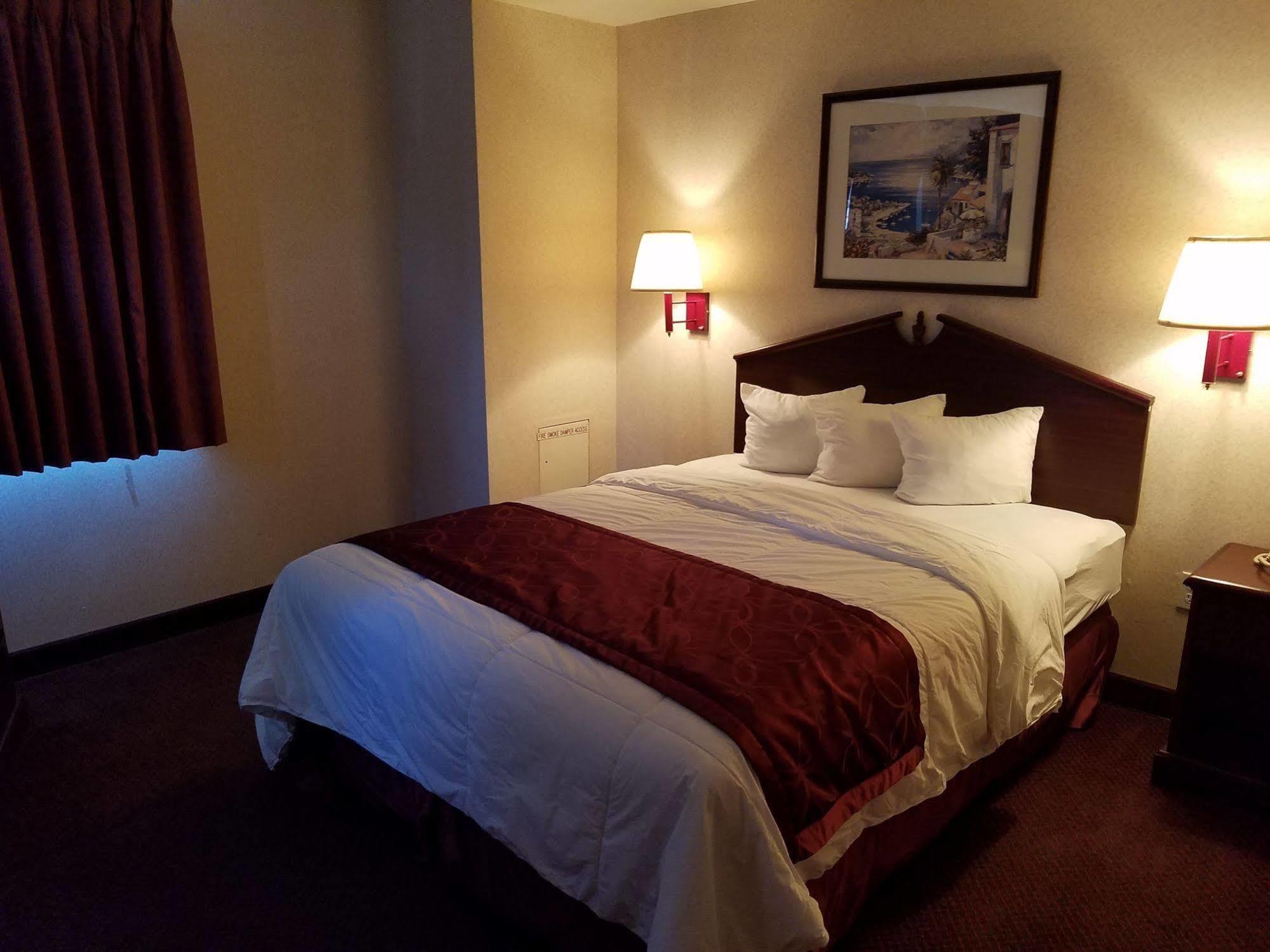 Portland Suites Airport East Fairview Ngoại thất bức ảnh