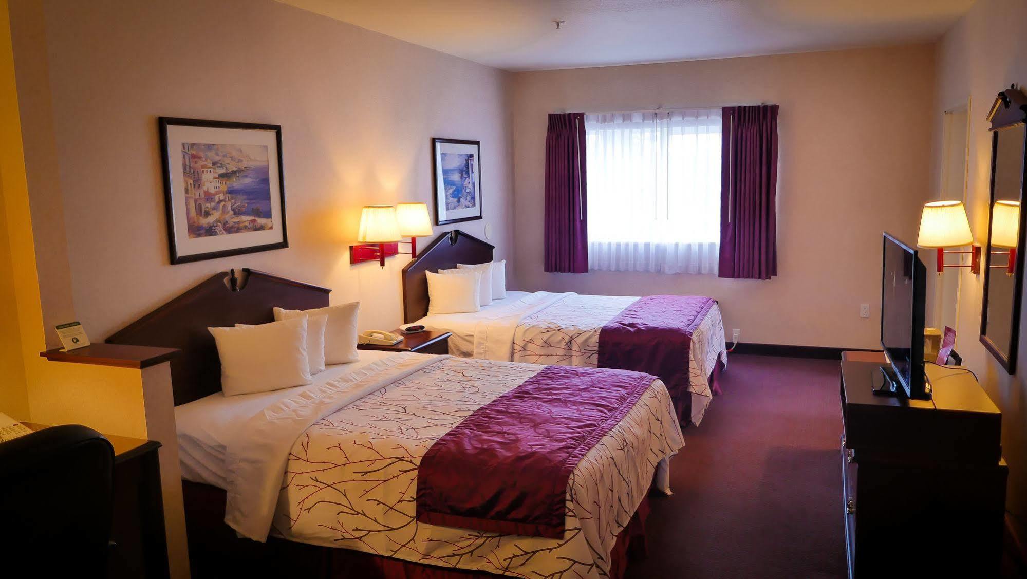 Portland Suites Airport East Fairview Ngoại thất bức ảnh