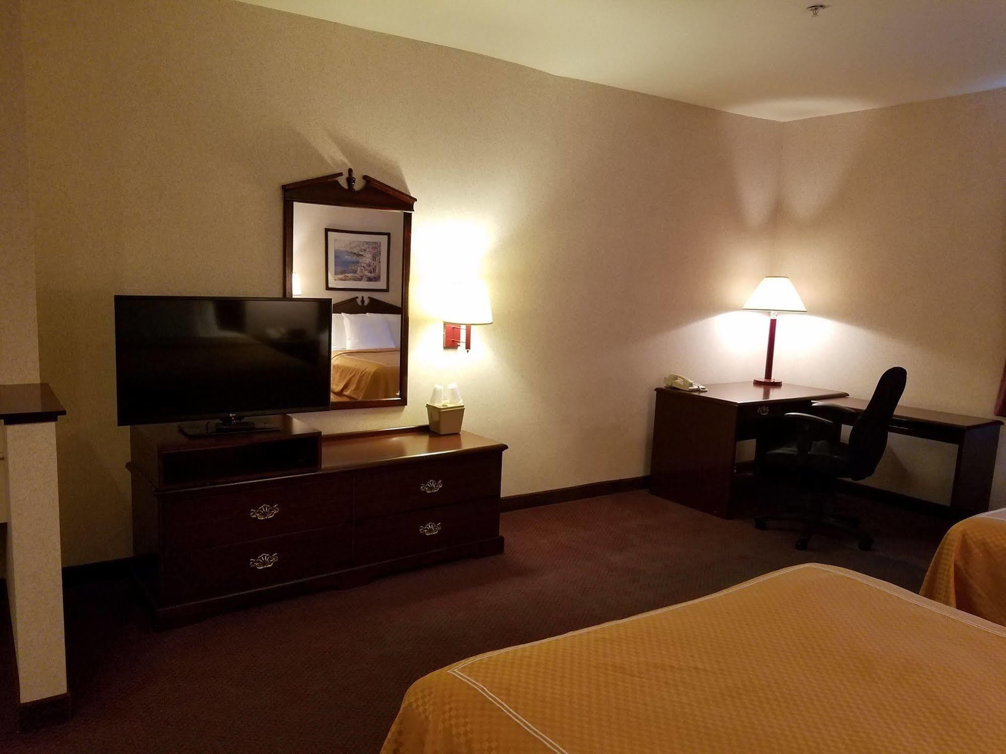 Portland Suites Airport East Fairview Ngoại thất bức ảnh