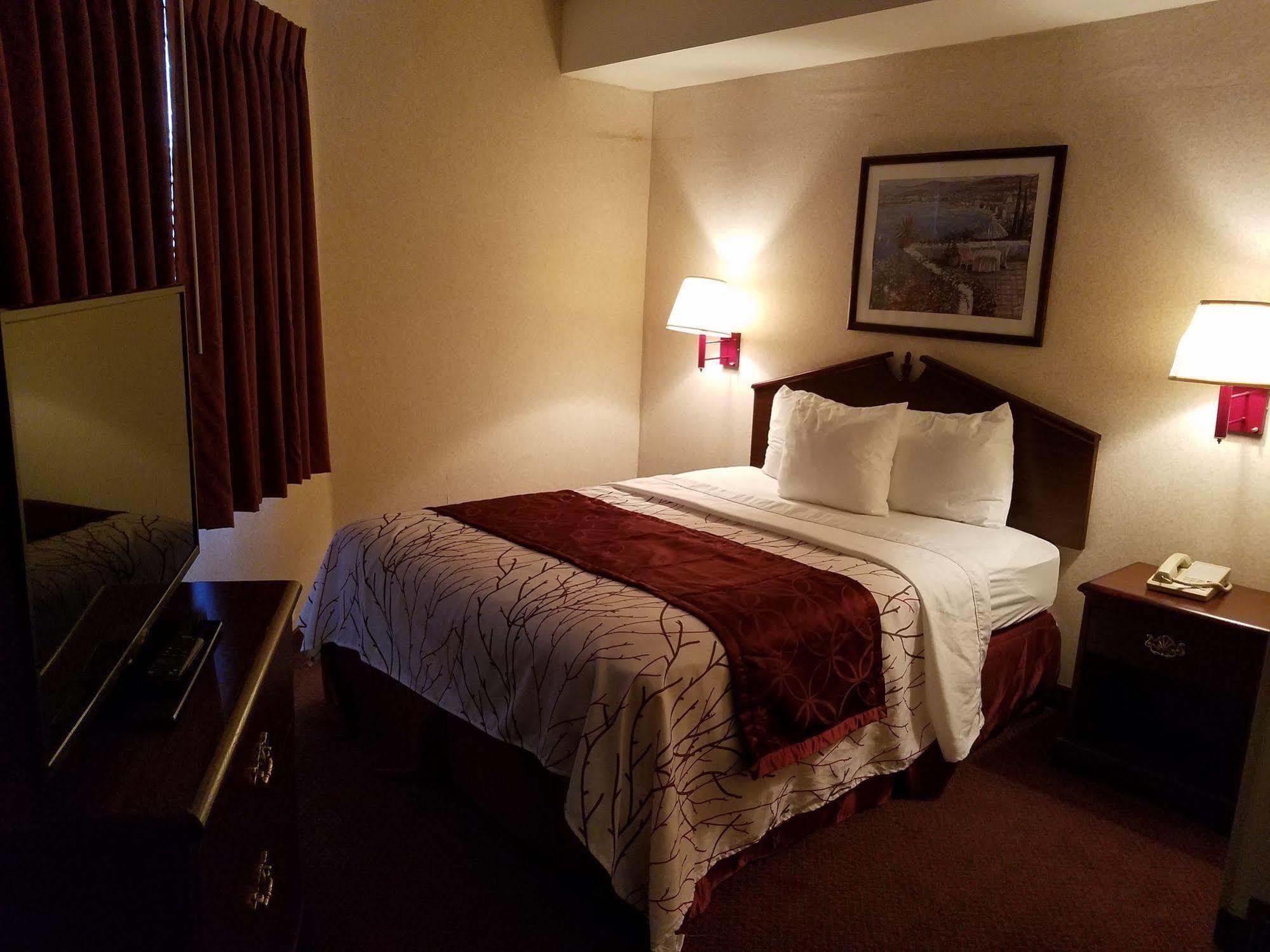 Portland Suites Airport East Fairview Ngoại thất bức ảnh