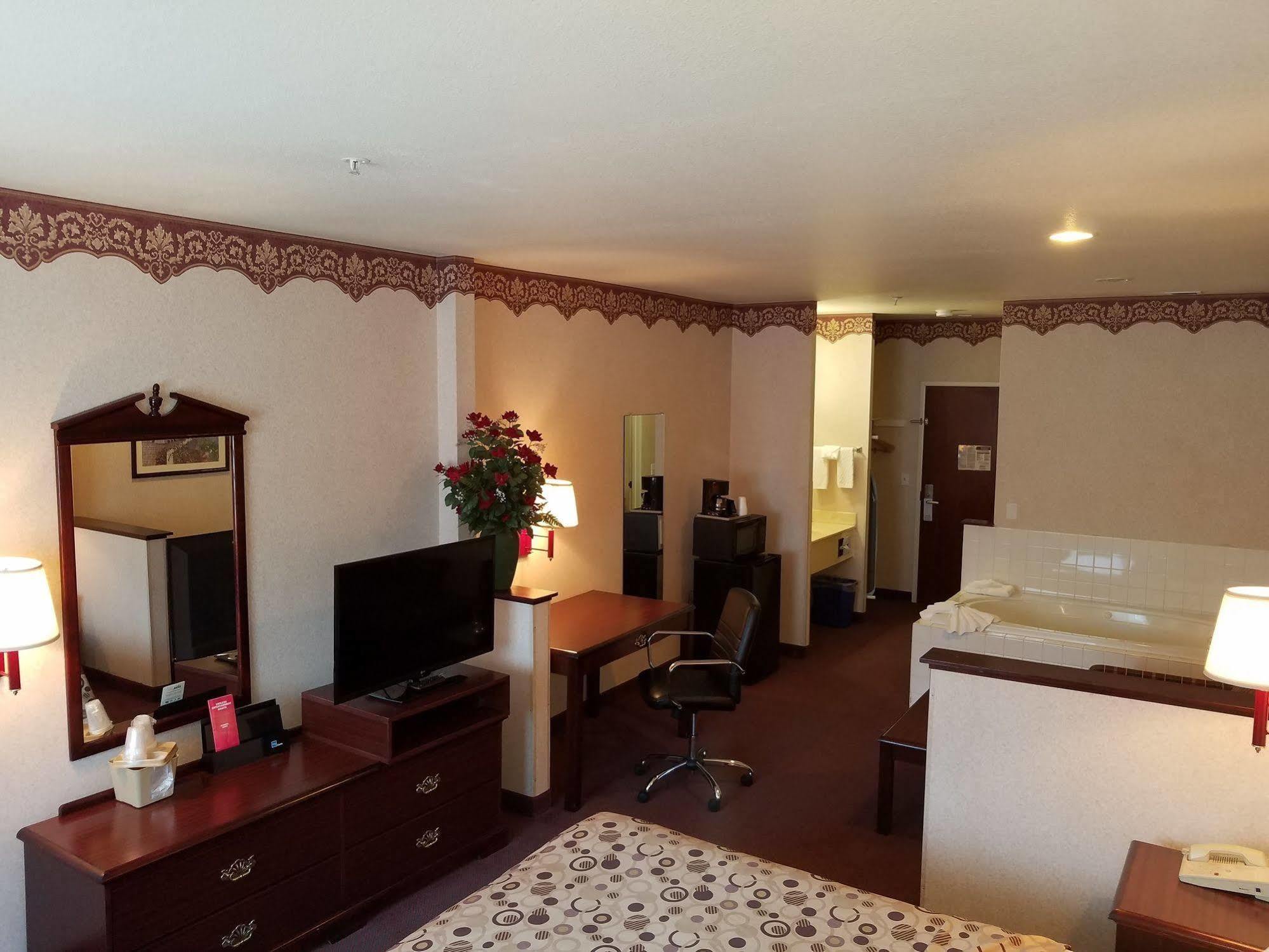 Portland Suites Airport East Fairview Ngoại thất bức ảnh