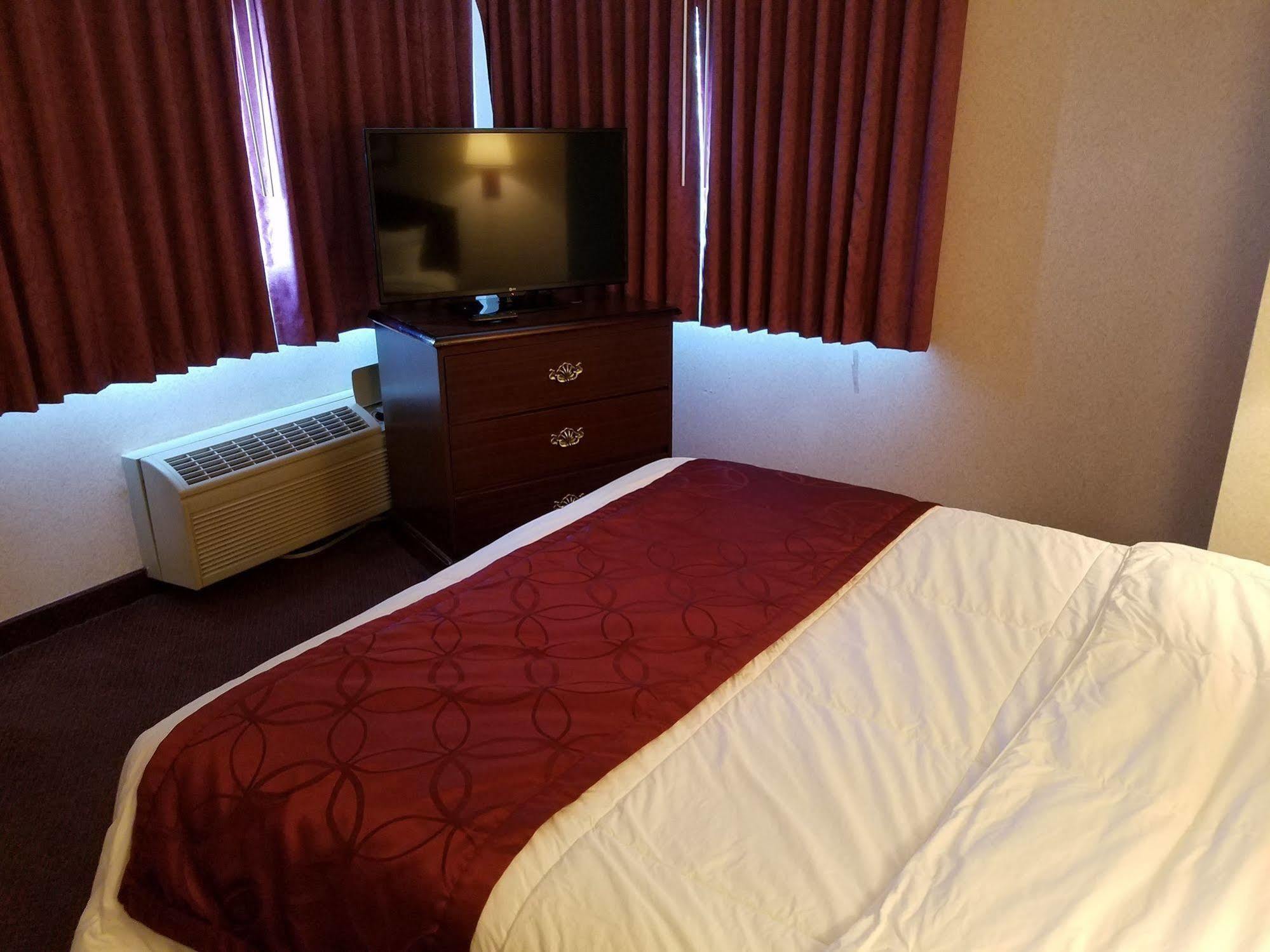 Portland Suites Airport East Fairview Ngoại thất bức ảnh