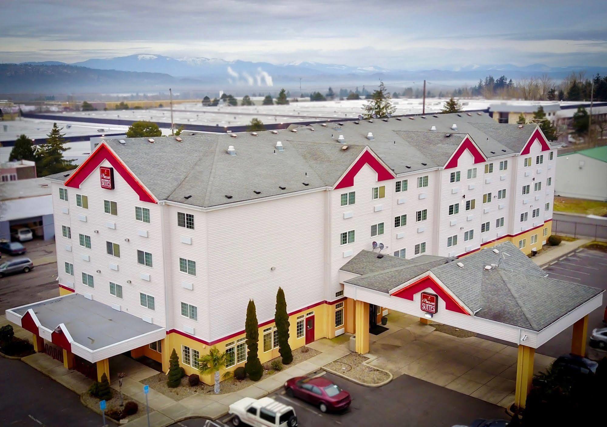 Portland Suites Airport East Fairview Ngoại thất bức ảnh