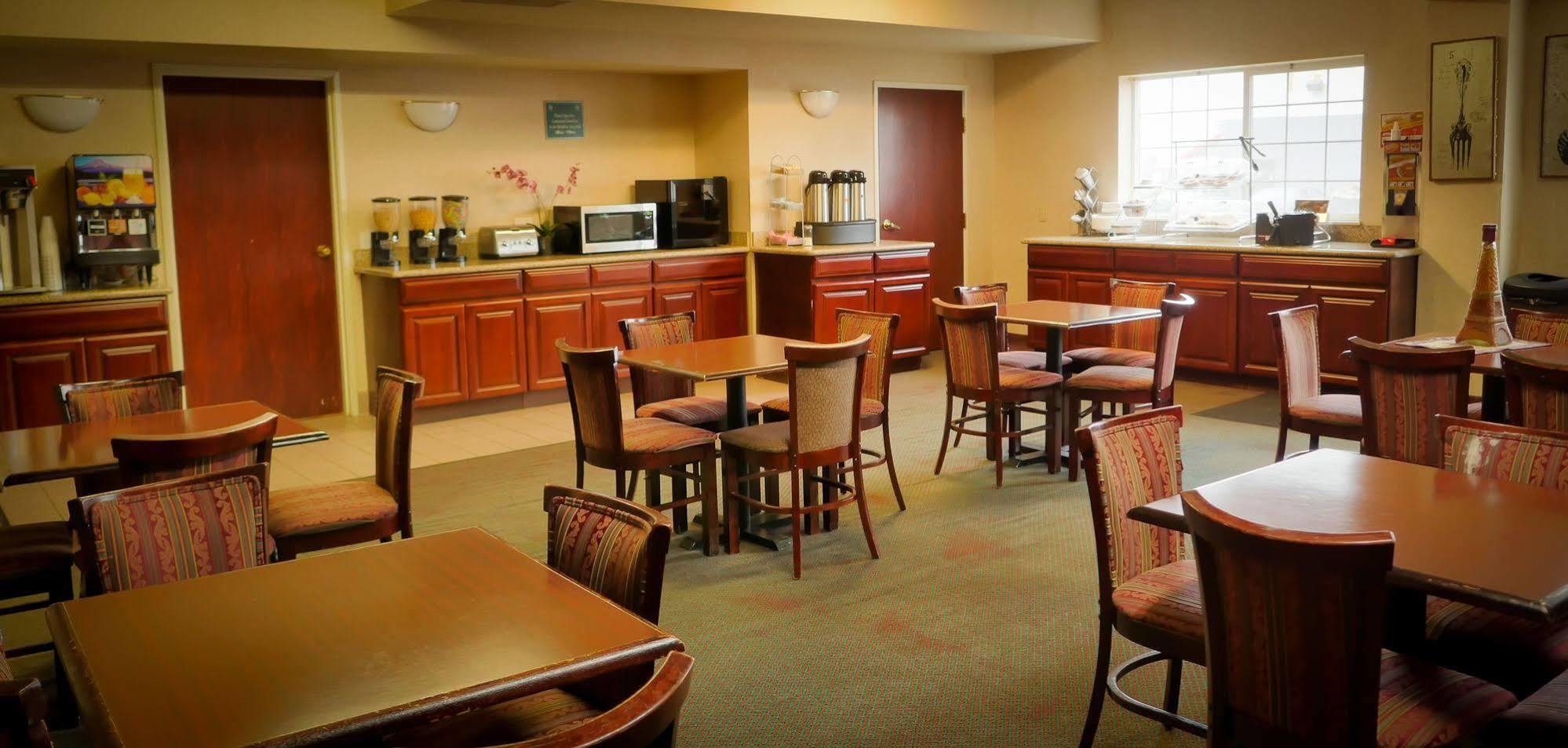 Portland Suites Airport East Fairview Ngoại thất bức ảnh