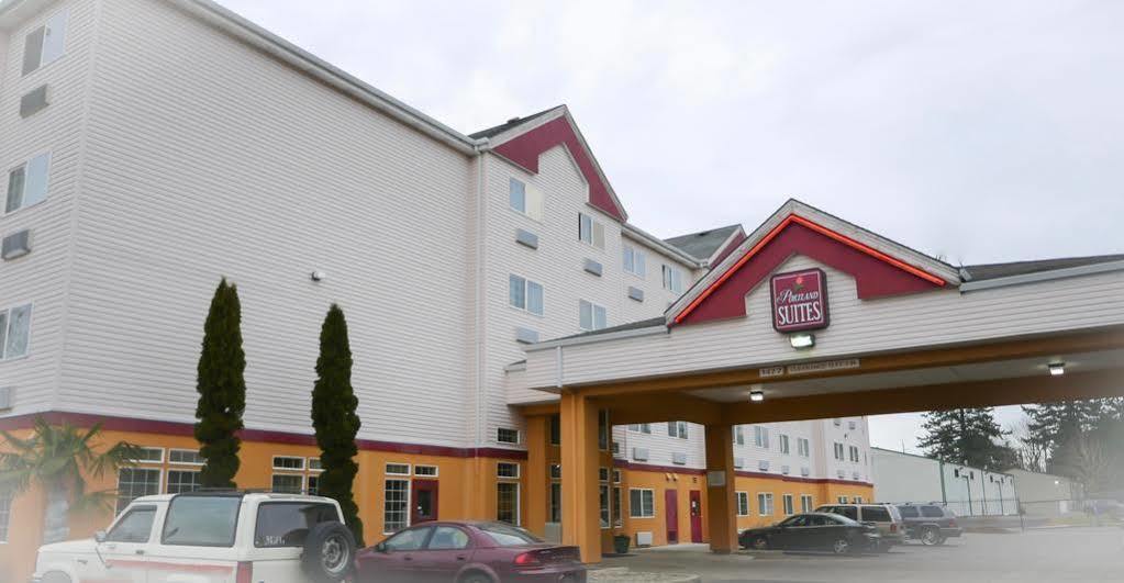 Portland Suites Airport East Fairview Ngoại thất bức ảnh